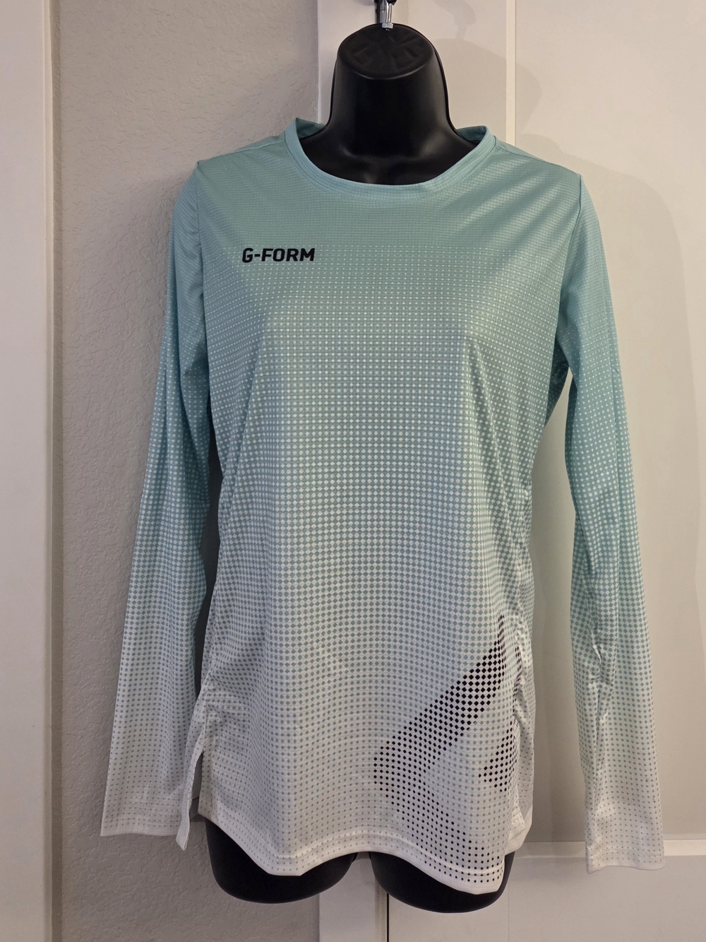 Women’s Long Sleeve G-Form Mountain Biking Jersey, Size Small